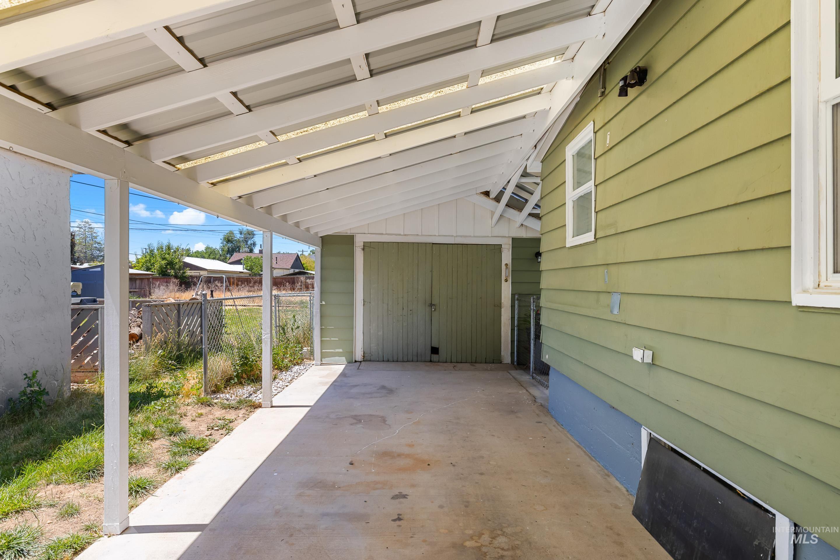 215 S Banner St., Nampa, Idaho 83686, 2 Bedrooms, 1 Bathroom, Residential For Sale, Price $339,900,MLS 98990791