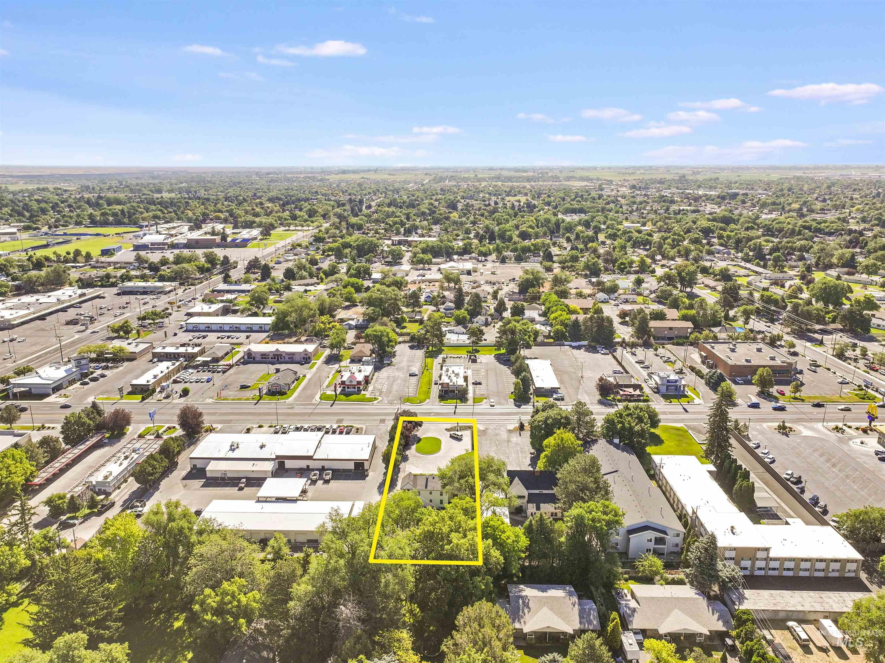 397 Blue Lakes Blvd N, Twin Falls, Idaho 83301, 6 Rooms, Business/Commercial For Sale, Price $950,000,MLS 98990793