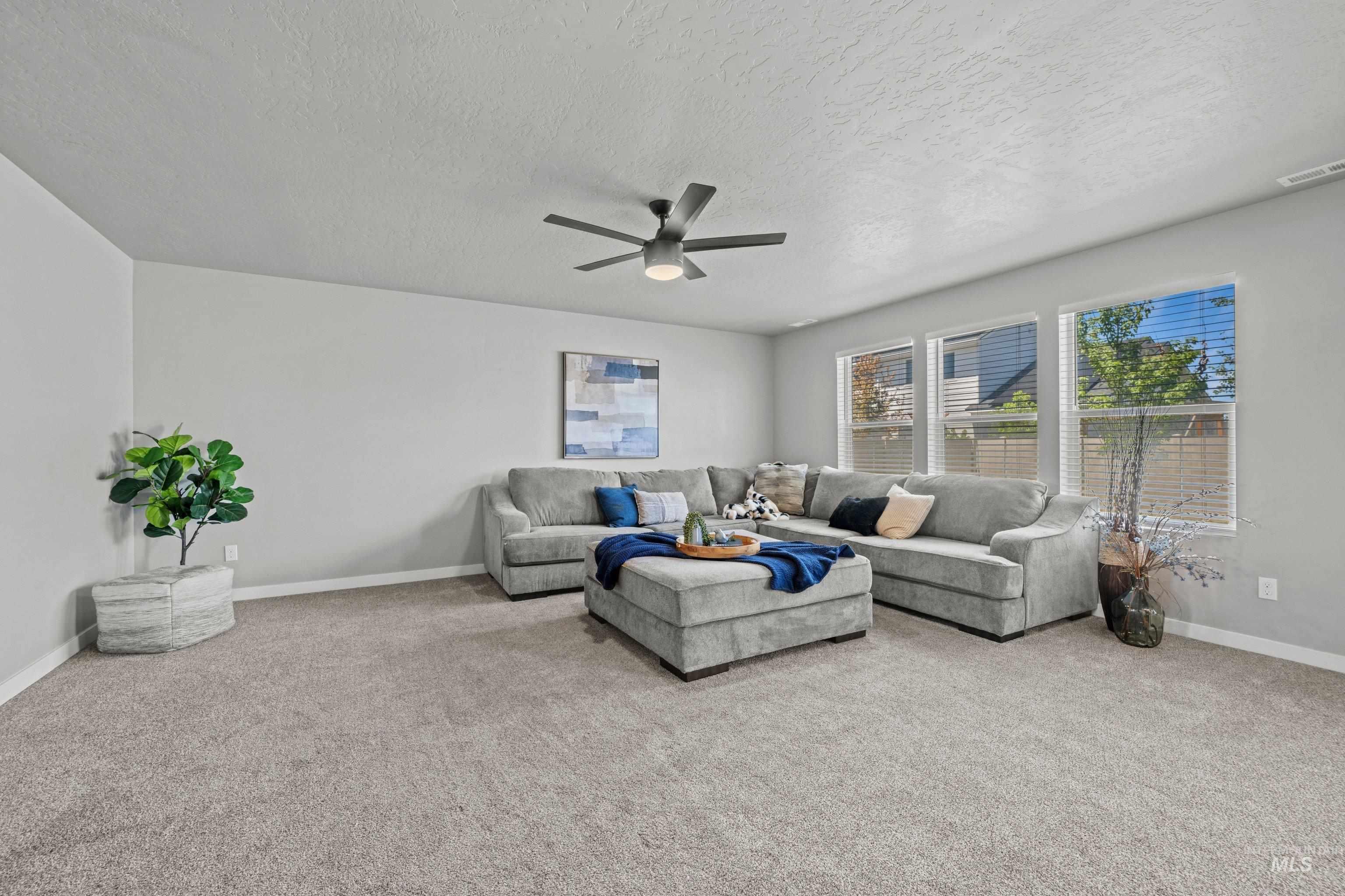 530 W Screech Owl Dr., Kuna, Idaho 83634, 4 Bedrooms, 2.5 Bathrooms, Residential For Sale, Price $529,000,MLS 98990795