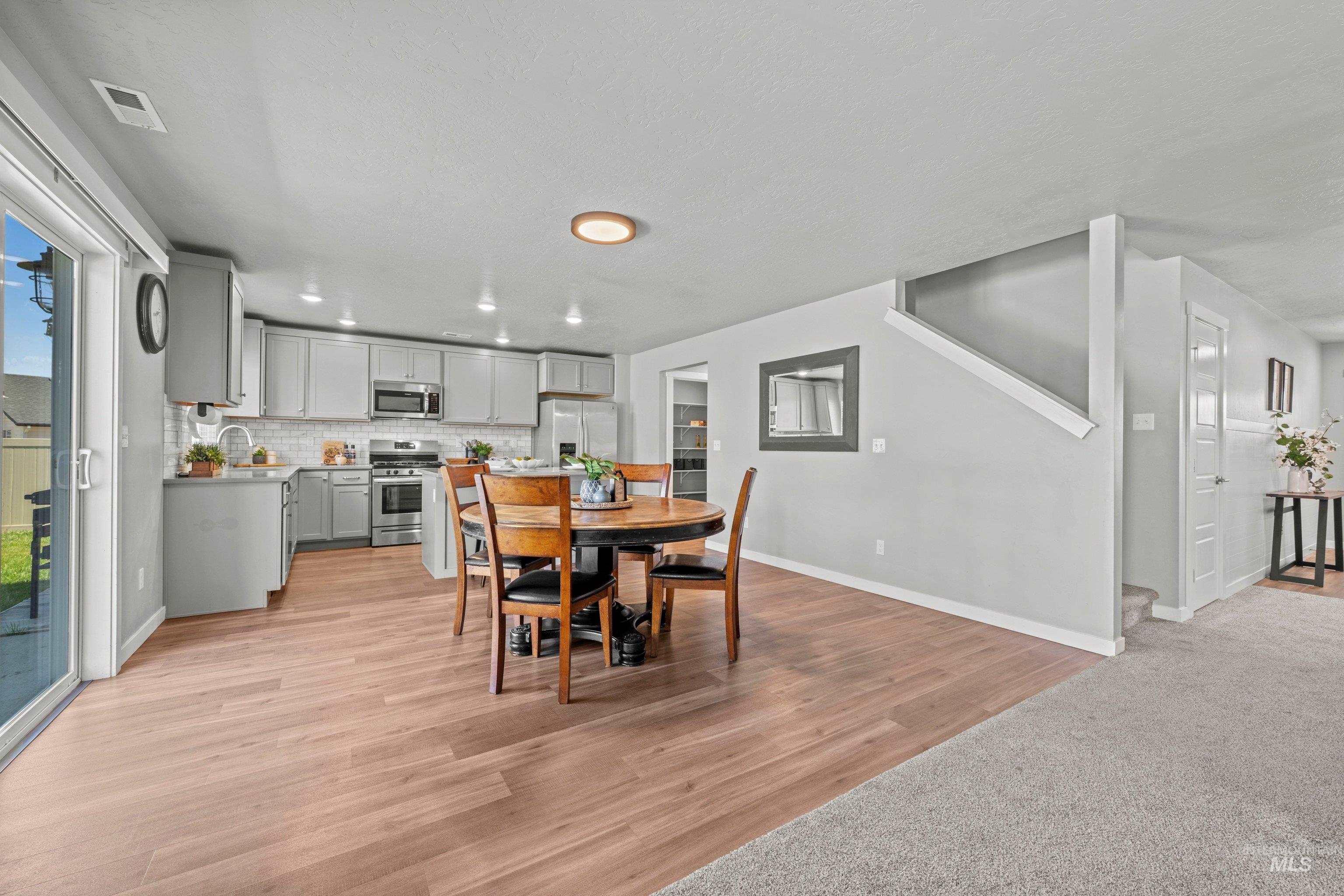 530 W Screech Owl Dr., Kuna, Idaho 83634, 4 Bedrooms, 2.5 Bathrooms, Residential For Sale, Price $529,000,MLS 98990795