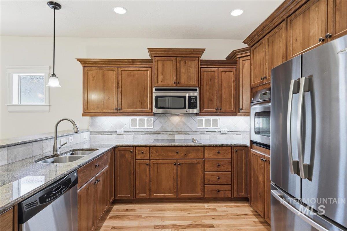 561 S Archstone Way, Boise, Idaho 83709, 3 Bedrooms, 2 Bathrooms, Residential For Sale, Price $468,400,MLS 98990796