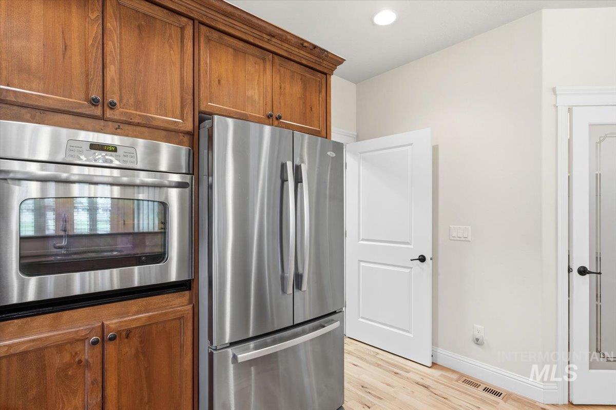 561 S Archstone Way, Boise, Idaho 83709, 3 Bedrooms, 2 Bathrooms, Residential For Sale, Price $468,400,MLS 98990796