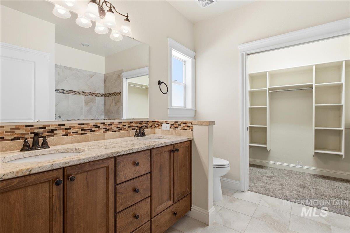 561 S Archstone Way, Boise, Idaho 83709, 3 Bedrooms, 2 Bathrooms, Residential For Sale, Price $468,400,MLS 98990796