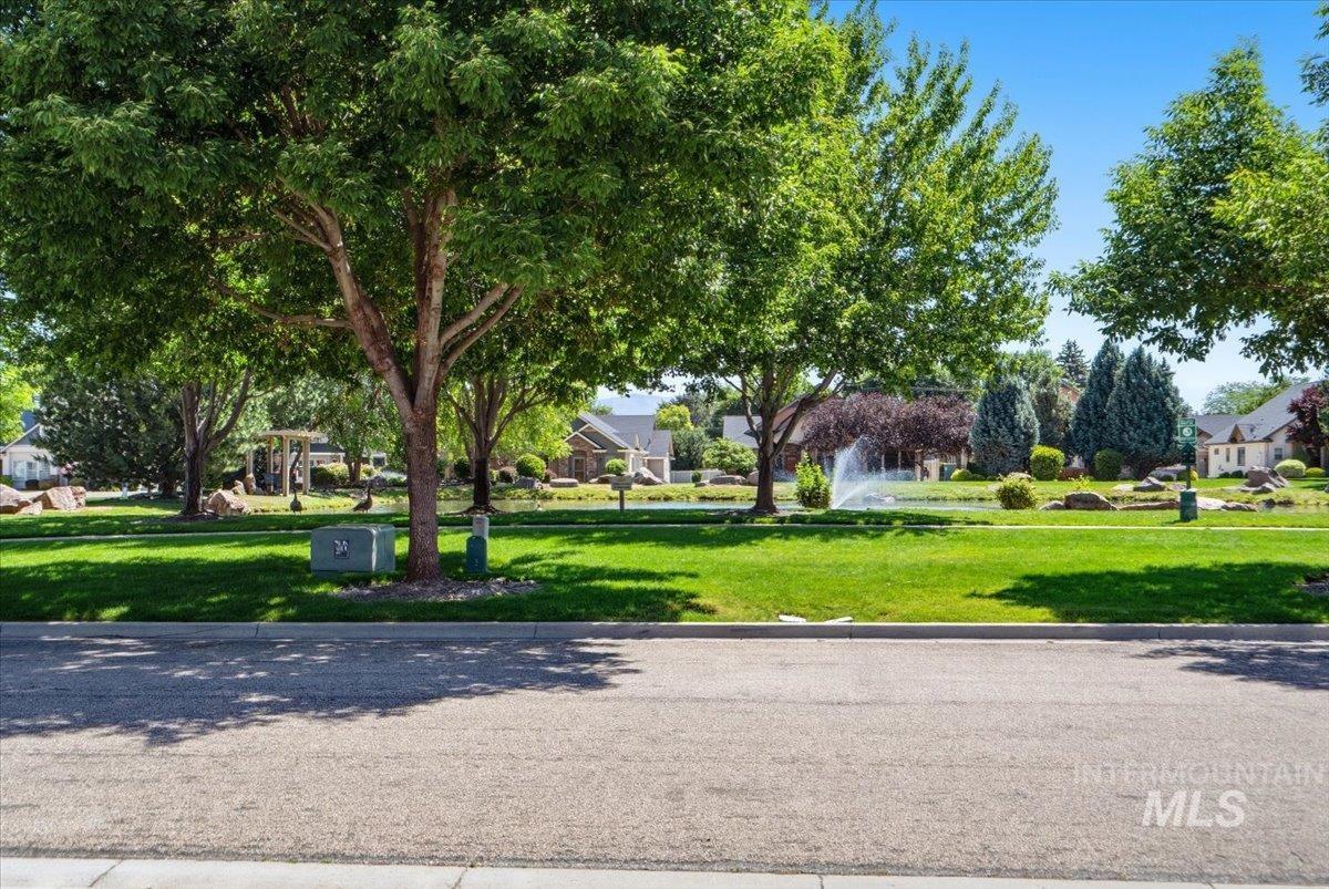 561 S Archstone Way, Boise, Idaho 83709, 3 Bedrooms, 2 Bathrooms, Residential For Sale, Price $468,400,MLS 98990796