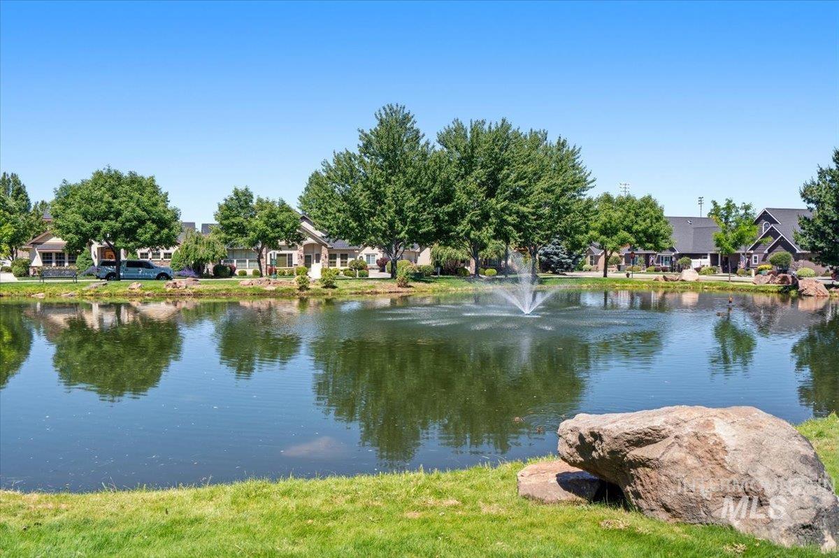 561 S Archstone Way, Boise, Idaho 83709, 3 Bedrooms, 2 Bathrooms, Residential For Sale, Price $468,400,MLS 98990796