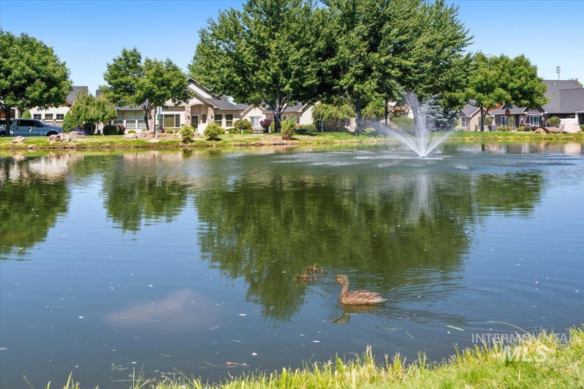 561 S Archstone Way, Boise, Idaho 83709, 3 Bedrooms, 2 Bathrooms, Residential For Sale, Price $468,400,MLS 98990796
