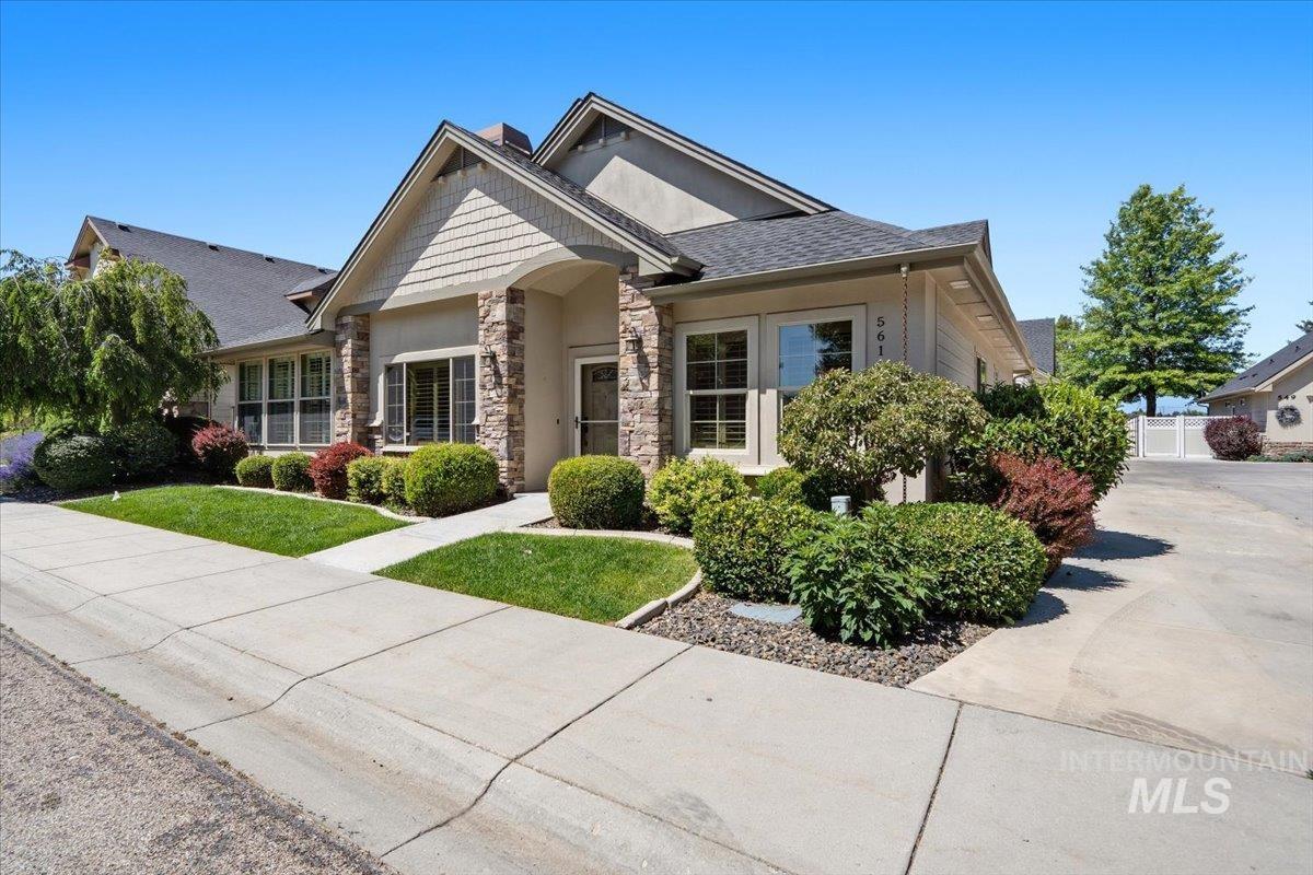 561 S Archstone Way, Boise, Idaho 83709, 3 Bedrooms, 2 Bathrooms, Residential For Sale, Price $468,400,MLS 98990796