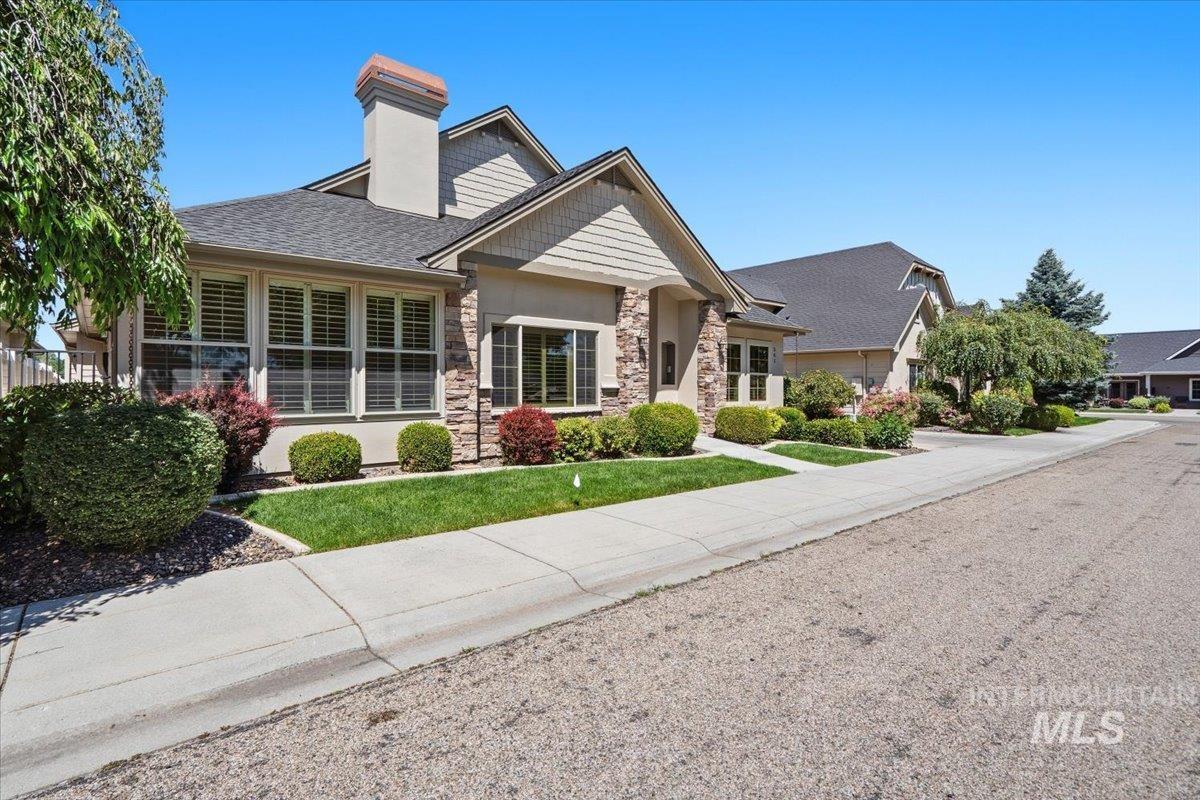 561 S Archstone Way, Boise, Idaho 83709, 3 Bedrooms, 2 Bathrooms, Residential For Sale, Price $468,400,MLS 98990796