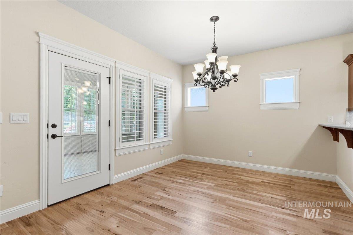 561 S Archstone Way, Boise, Idaho 83709, 3 Bedrooms, 2 Bathrooms, Residential For Sale, Price $468,400,MLS 98990796