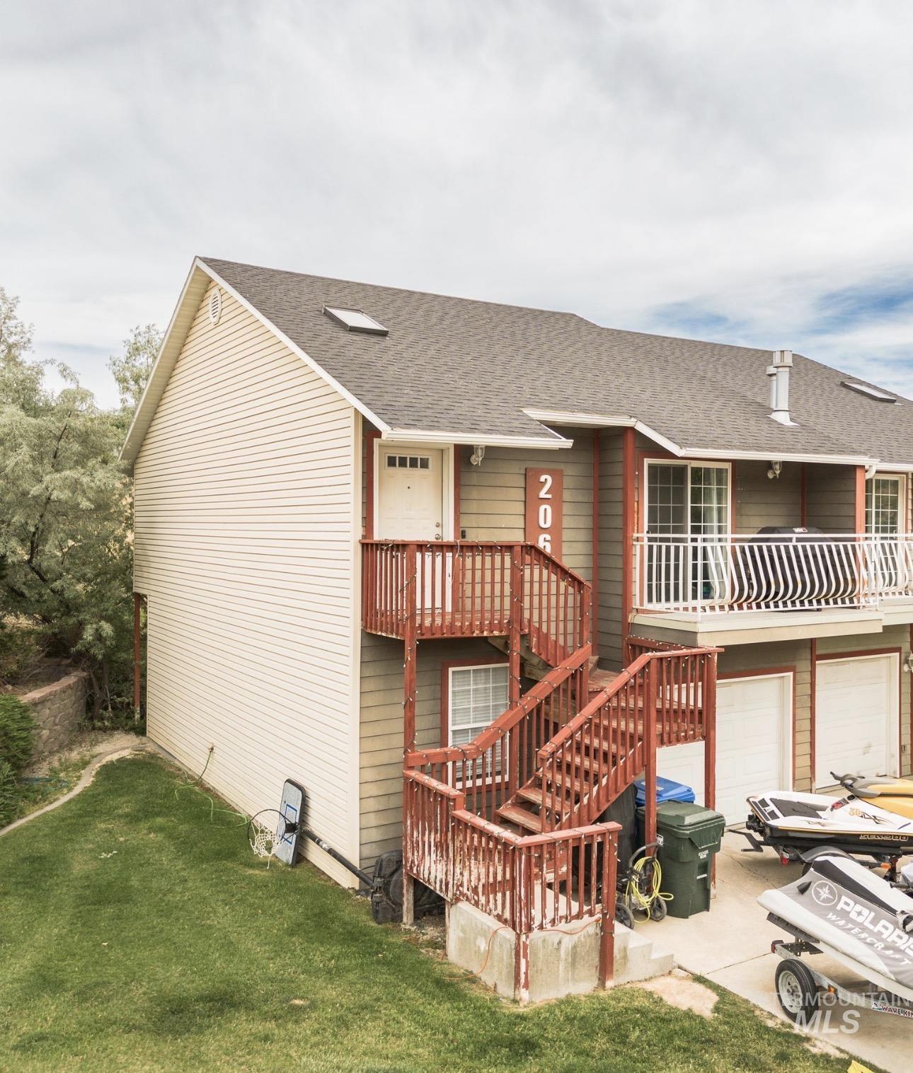206, 225, 230 La Valle Strada, Pocatello, Idaho 83201, 3 Bedrooms, 2 Bathrooms, Residential Income For Sale, Price $690,000, 98990798