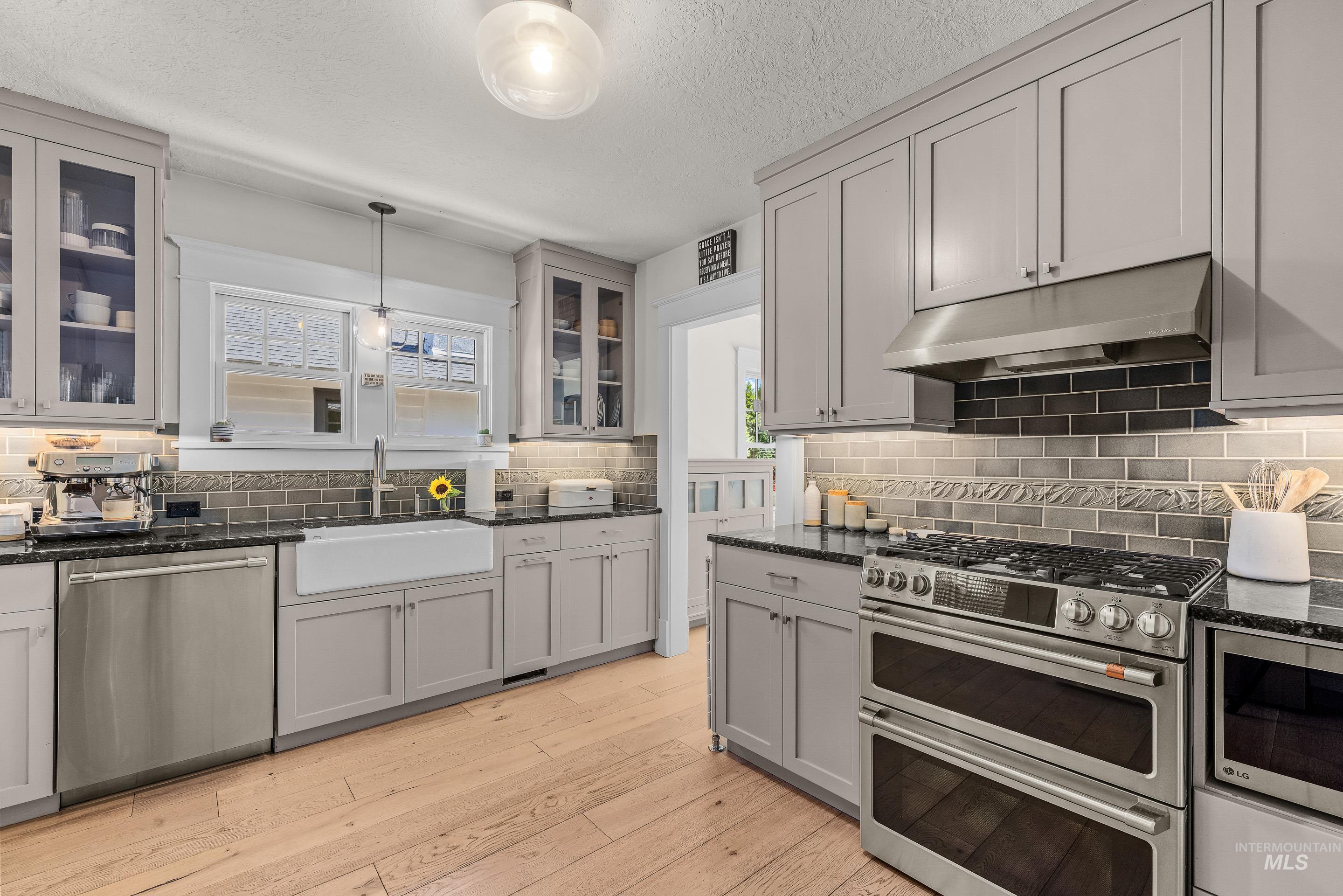 2022 W Ellis Ave, Boise, Idaho 83702, 3 Bedrooms, 2 Bathrooms, Residential For Sale, Price $888,000,MLS 98990802
