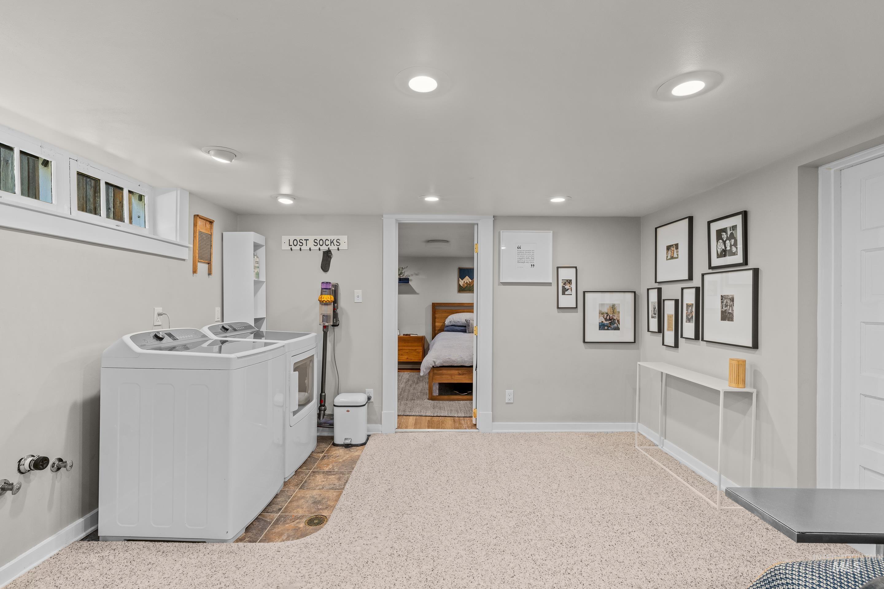 2022 W Ellis Ave, Boise, Idaho 83702, 3 Bedrooms, 2 Bathrooms, Residential For Sale, Price $888,000,MLS 98990802