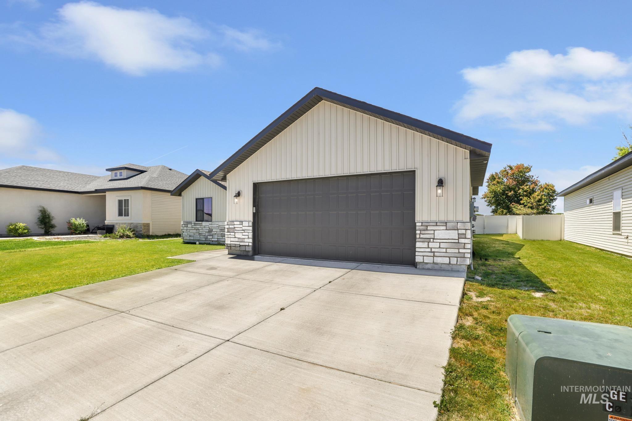 1836 Gage Ave, Twin Falls, Idaho 83301, 3 Bedrooms, 2 Bathrooms, Residential For Sale, Price $399,999,MLS 98990803