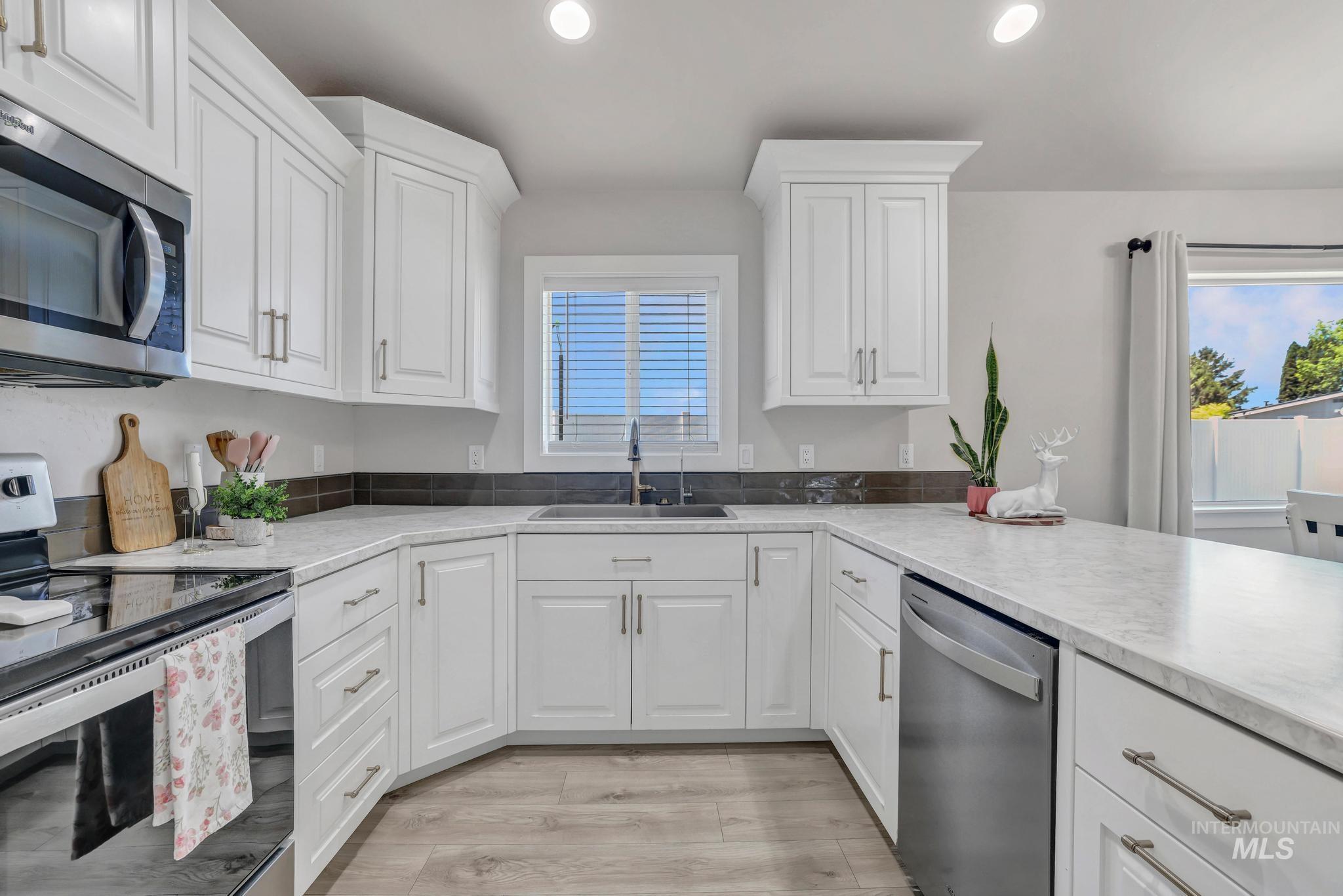 1836 Gage Ave, Twin Falls, Idaho 83301, 3 Bedrooms, 2 Bathrooms, Residential For Sale, Price $399,999,MLS 98990803