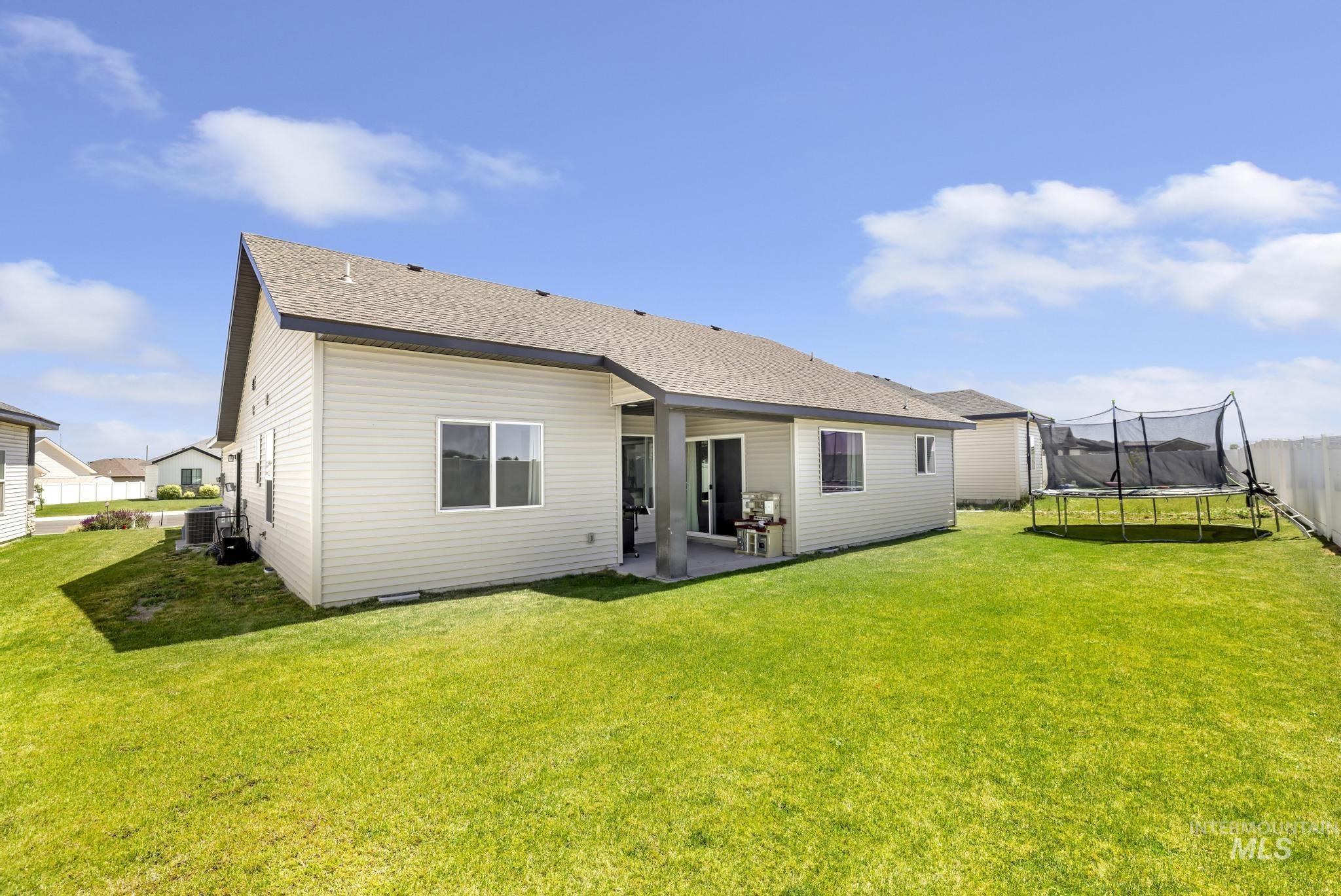 1836 Gage Ave, Twin Falls, Idaho 83301, 3 Bedrooms, 2 Bathrooms, Residential For Sale, Price $399,999,MLS 98990803