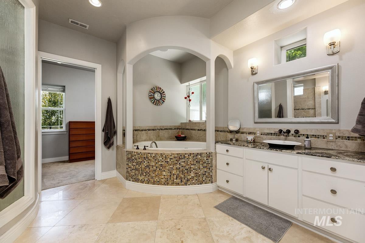 12583 W Deep Canyon Drive, Star, Idaho 83669, 4 Bedrooms, 3 Bathrooms, Residential For Sale, Price $1,599,900,MLS 98990806