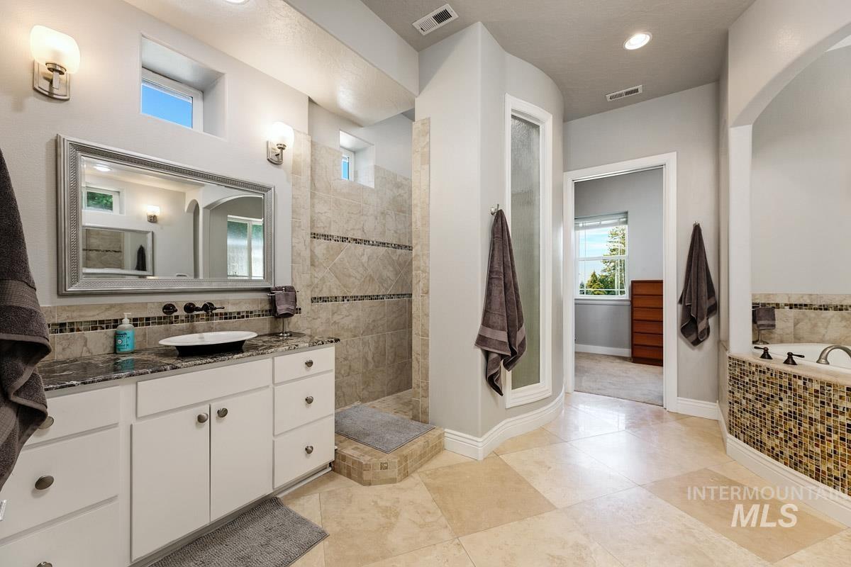 12583 W Deep Canyon Drive, Star, Idaho 83669, 4 Bedrooms, 3 Bathrooms, Residential For Sale, Price $1,599,900,MLS 98990806
