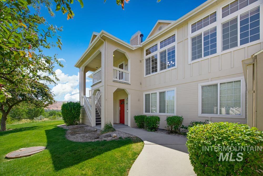 5170 S Surprise Way, Boise, Idaho 83716, 2 Bedrooms, 2 Bathrooms, Residential For Sale, Price $530,000,MLS 98990808