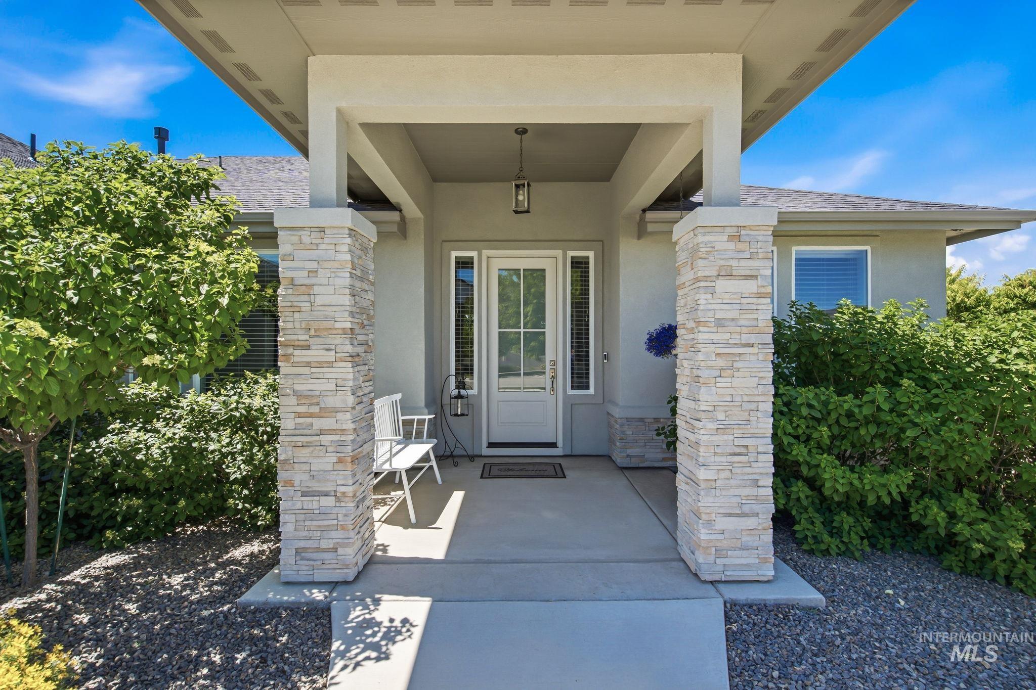 9133 S Cipolletti Way, Kuna, Idaho 83634, 3 Bedrooms, 2.5 Bathrooms, Residential For Sale, Price $699,900,MLS 98990809