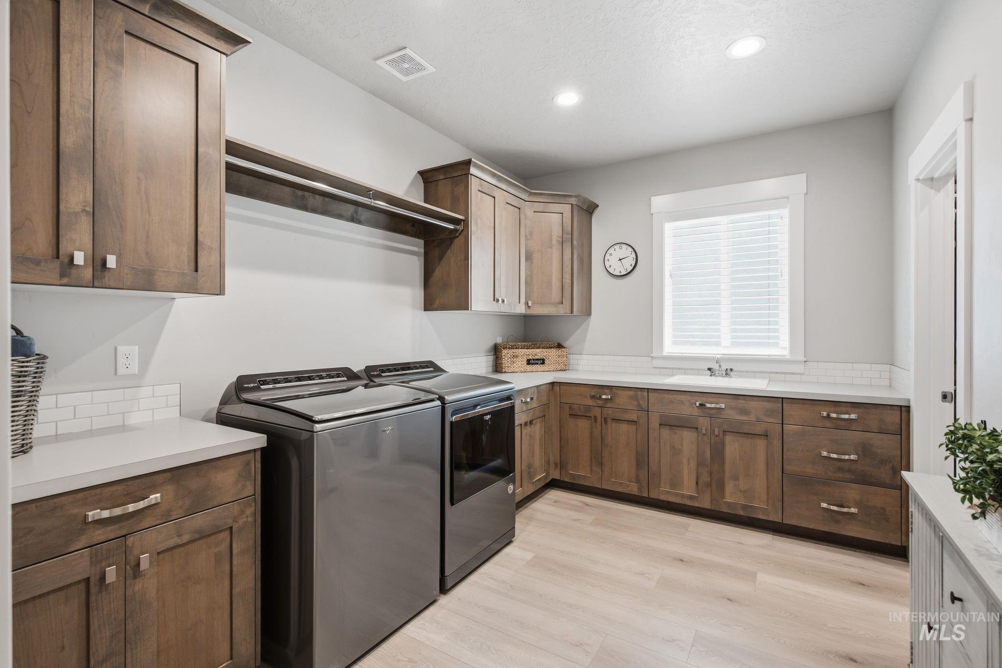 9133 S Cipolletti Way, Kuna, Idaho 83634, 3 Bedrooms, 2.5 Bathrooms, Residential For Sale, Price $699,900,MLS 98990809