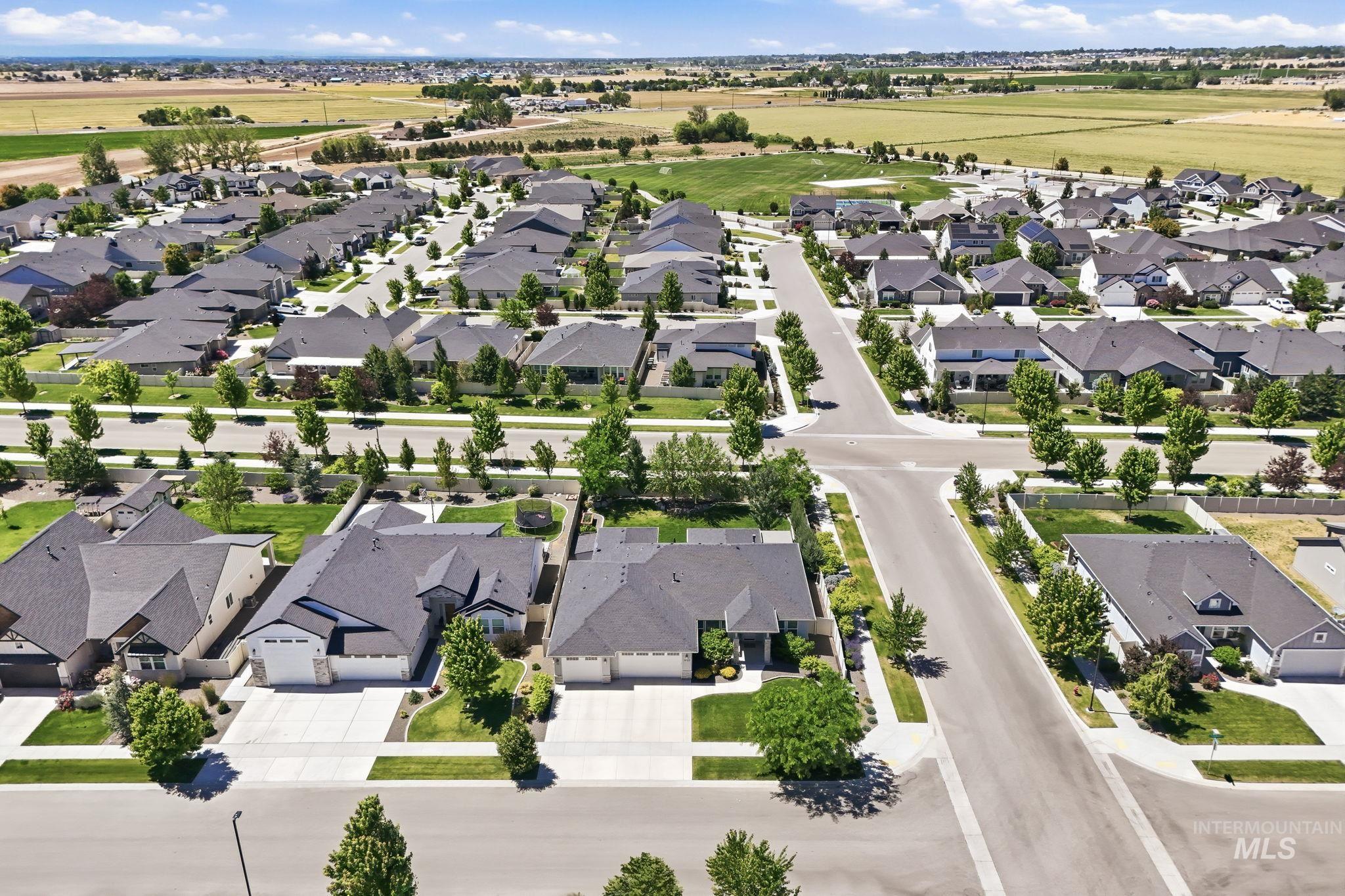 9133 S Cipolletti Way, Kuna, Idaho 83634, 3 Bedrooms, 2.5 Bathrooms, Residential For Sale, Price $699,900,MLS 98990809