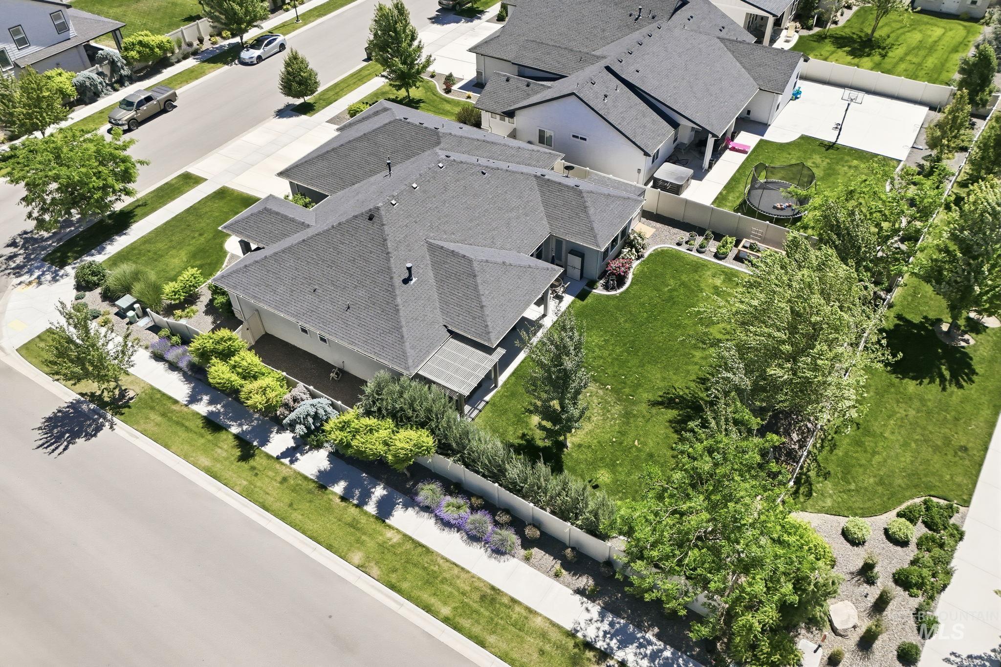 9133 S Cipolletti Way, Kuna, Idaho 83634, 3 Bedrooms, 2.5 Bathrooms, Residential For Sale, Price $699,900,MLS 98990809