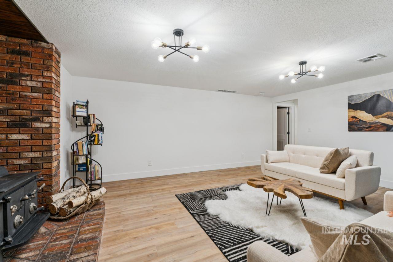 4167 N Columbine St, Boise, Idaho 83713, 6 Bedrooms, 3 Bathrooms, Residential For Sale, Price $925,000,MLS 98990813
