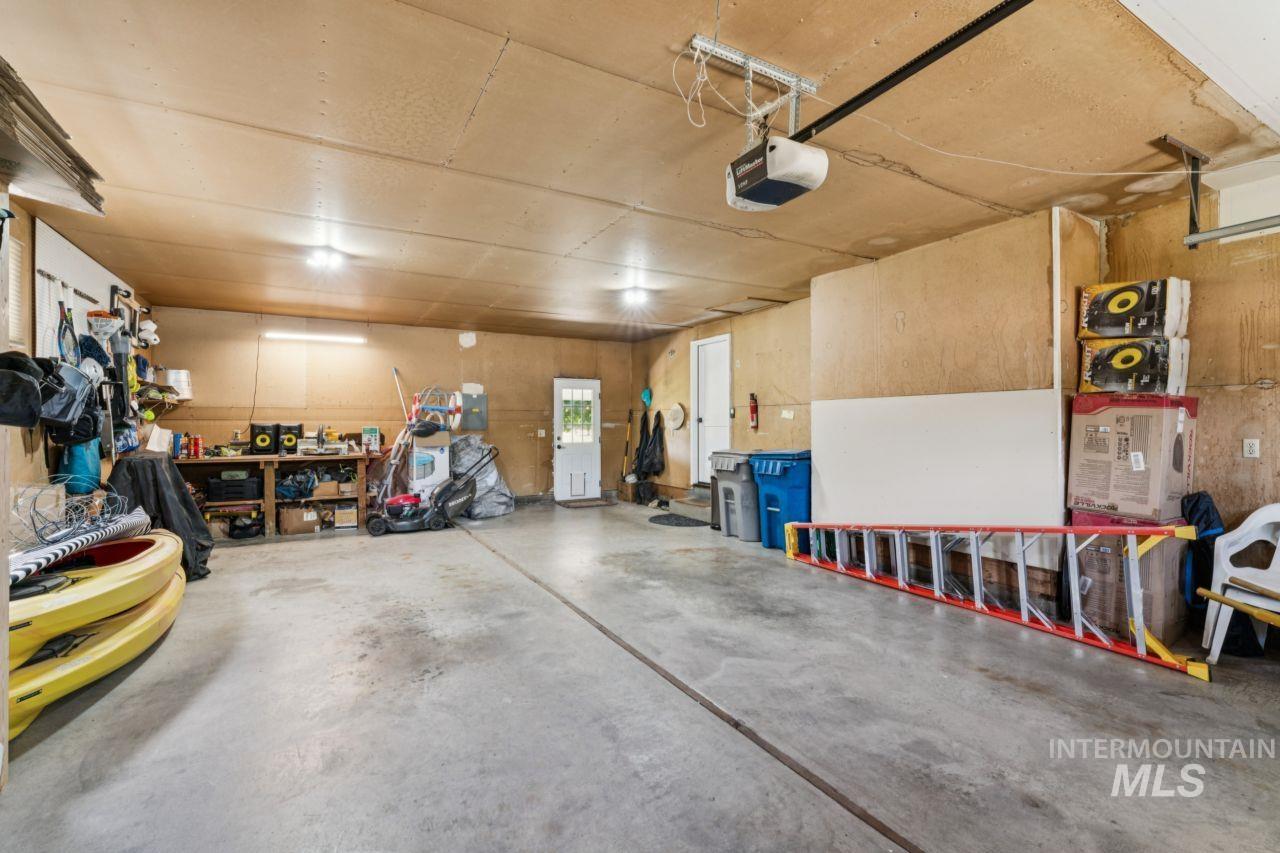 4167 N Columbine St, Boise, Idaho 83713, 6 Bedrooms, 3 Bathrooms, Residential For Sale, Price $925,000,MLS 98990813