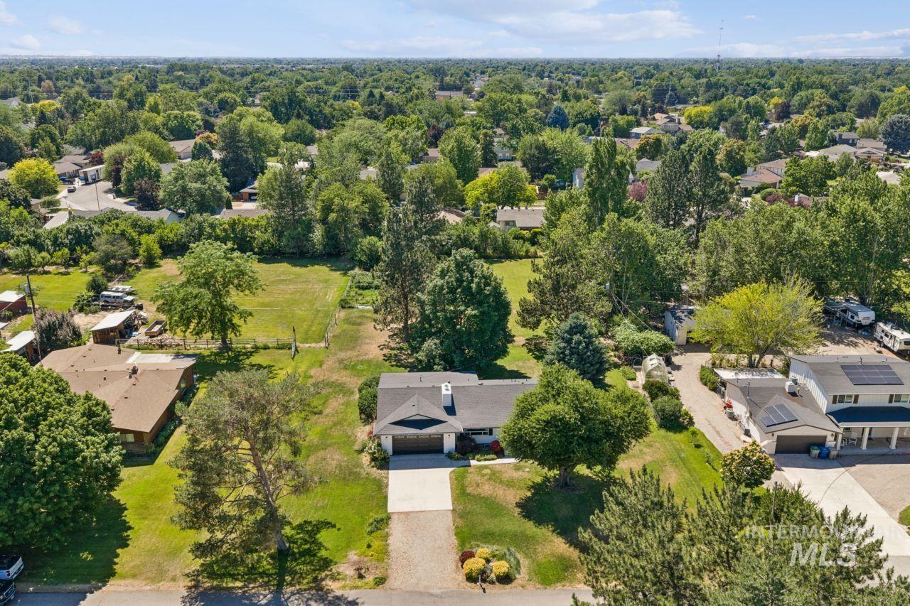 4167 N Columbine St, Boise, Idaho 83713, 6 Bedrooms, 3 Bathrooms, Residential For Sale, Price $925,000,MLS 98990813