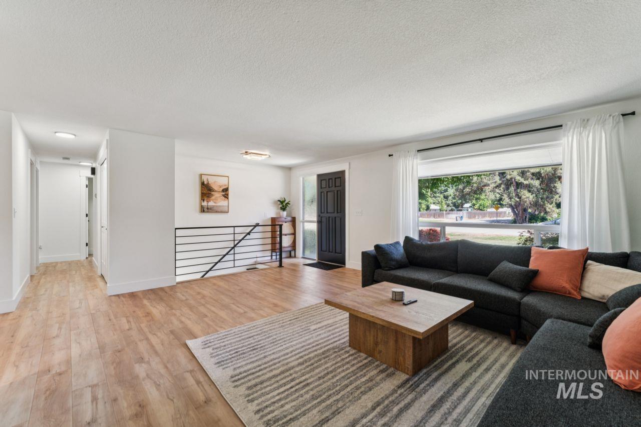 4167 N Columbine St, Boise, Idaho 83713, 6 Bedrooms, 3 Bathrooms, Residential For Sale, Price $925,000,MLS 98990813