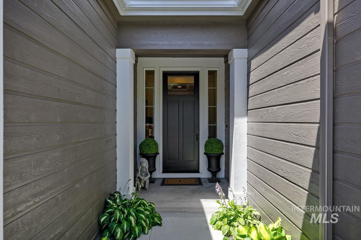 5853 S Palatino Way, Meridian, Idaho 83642, 3 Bedrooms, 2 Bathrooms, Residential For Sale, Price $624,900,MLS 98990816