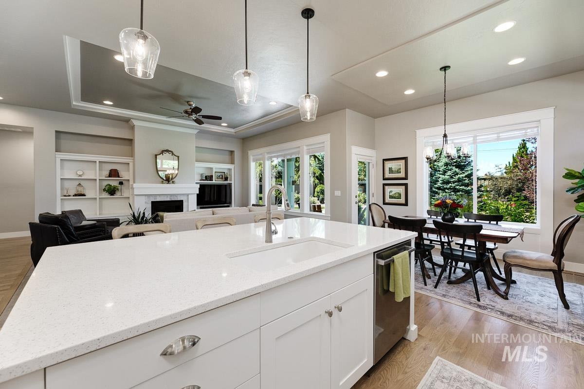 5853 S Palatino Way, Meridian, Idaho 83642, 3 Bedrooms, 2 Bathrooms, Residential For Sale, Price $624,900,MLS 98990816