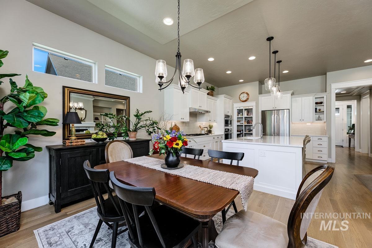 5853 S Palatino Way, Meridian, Idaho 83642, 3 Bedrooms, 2 Bathrooms, Residential For Sale, Price $624,900,MLS 98990816
