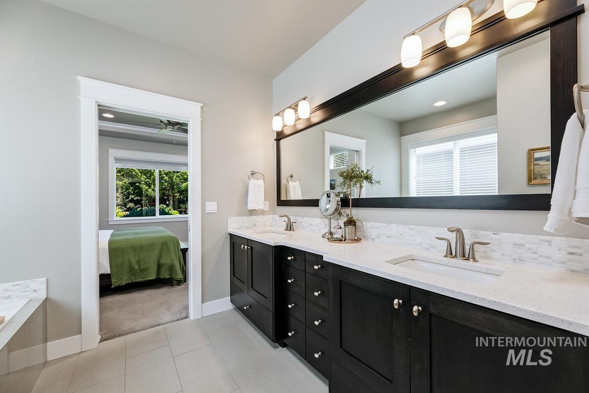 5853 S Palatino Way, Meridian, Idaho 83642, 3 Bedrooms, 2 Bathrooms, Residential For Sale, Price $624,900,MLS 98990816