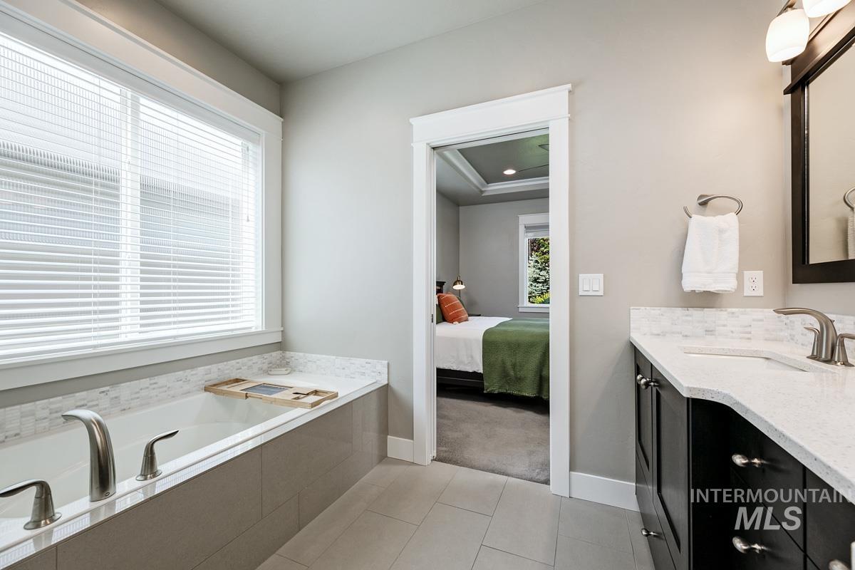 5853 S Palatino Way, Meridian, Idaho 83642, 3 Bedrooms, 2 Bathrooms, Residential For Sale, Price $624,900,MLS 98990816