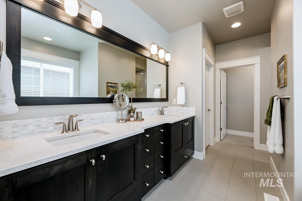 5853 S Palatino Way, Meridian, Idaho 83642, 3 Bedrooms, 2 Bathrooms, Residential For Sale, Price $624,900,MLS 98990816