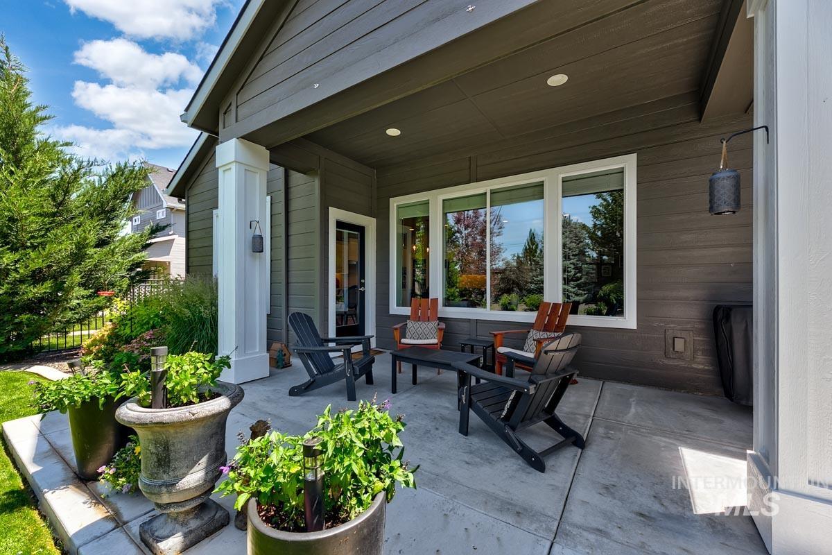 5853 S Palatino Way, Meridian, Idaho 83642, 3 Bedrooms, 2 Bathrooms, Residential For Sale, Price $624,900,MLS 98990816