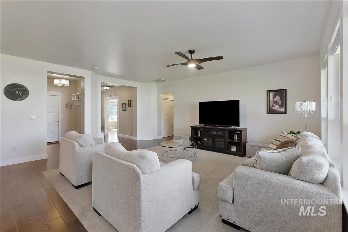 1116 N World Cup Lane, Eagle, Idaho 83616, 4 Bedrooms, 2 Bathrooms, Residential For Sale, Price $669,000,MLS 98990817