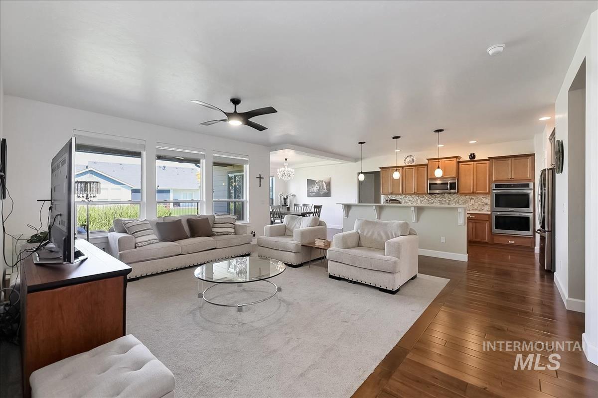 1116 N World Cup Lane, Eagle, Idaho 83616, 4 Bedrooms, 2 Bathrooms, Residential For Sale, Price $669,000,MLS 98990817