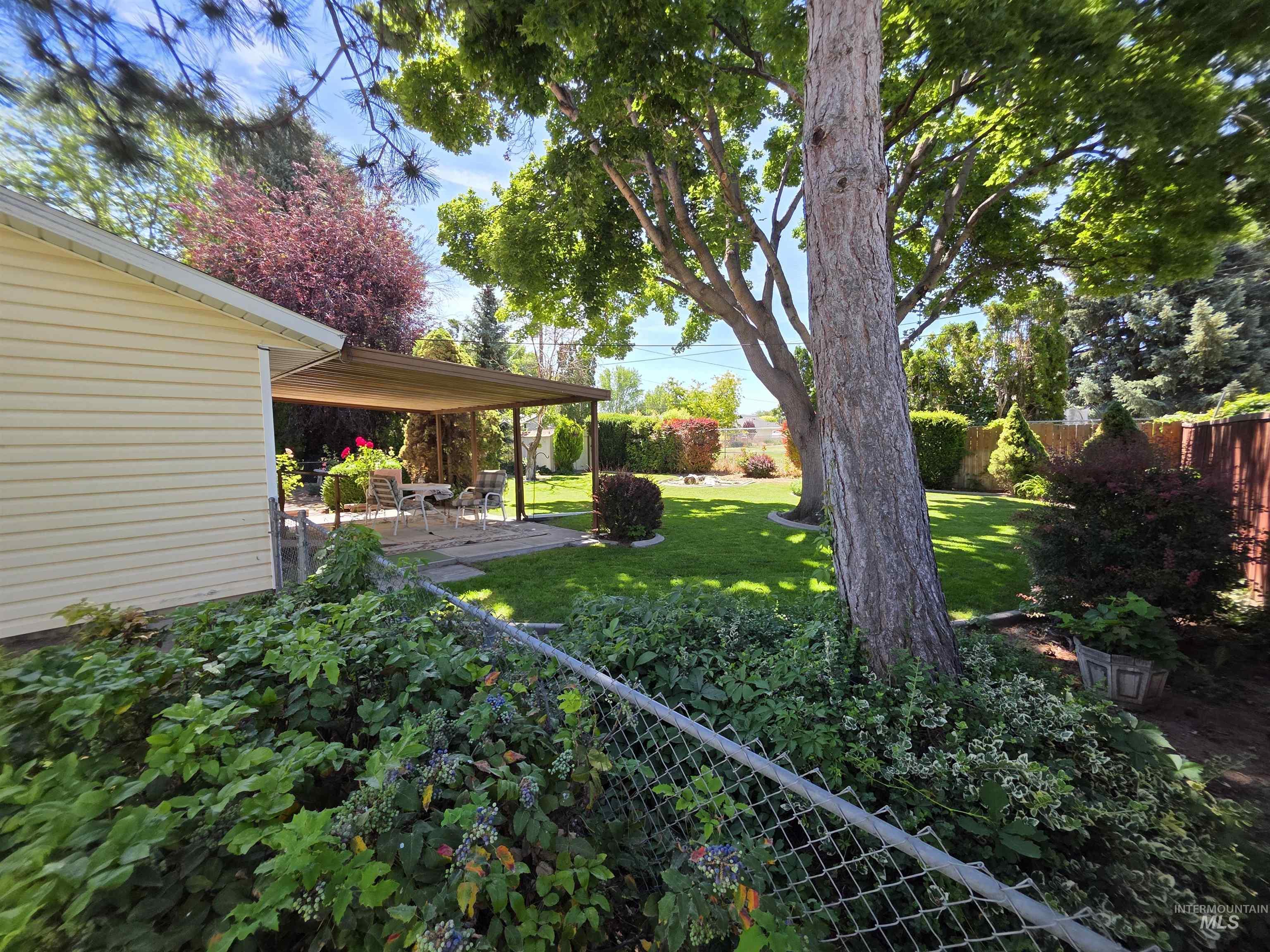 447 Crestview Dr., Twin Falls, Idaho 83301, 3 Bedrooms, 2 Bathrooms, Residential For Sale, Price $324,999,MLS 98990819