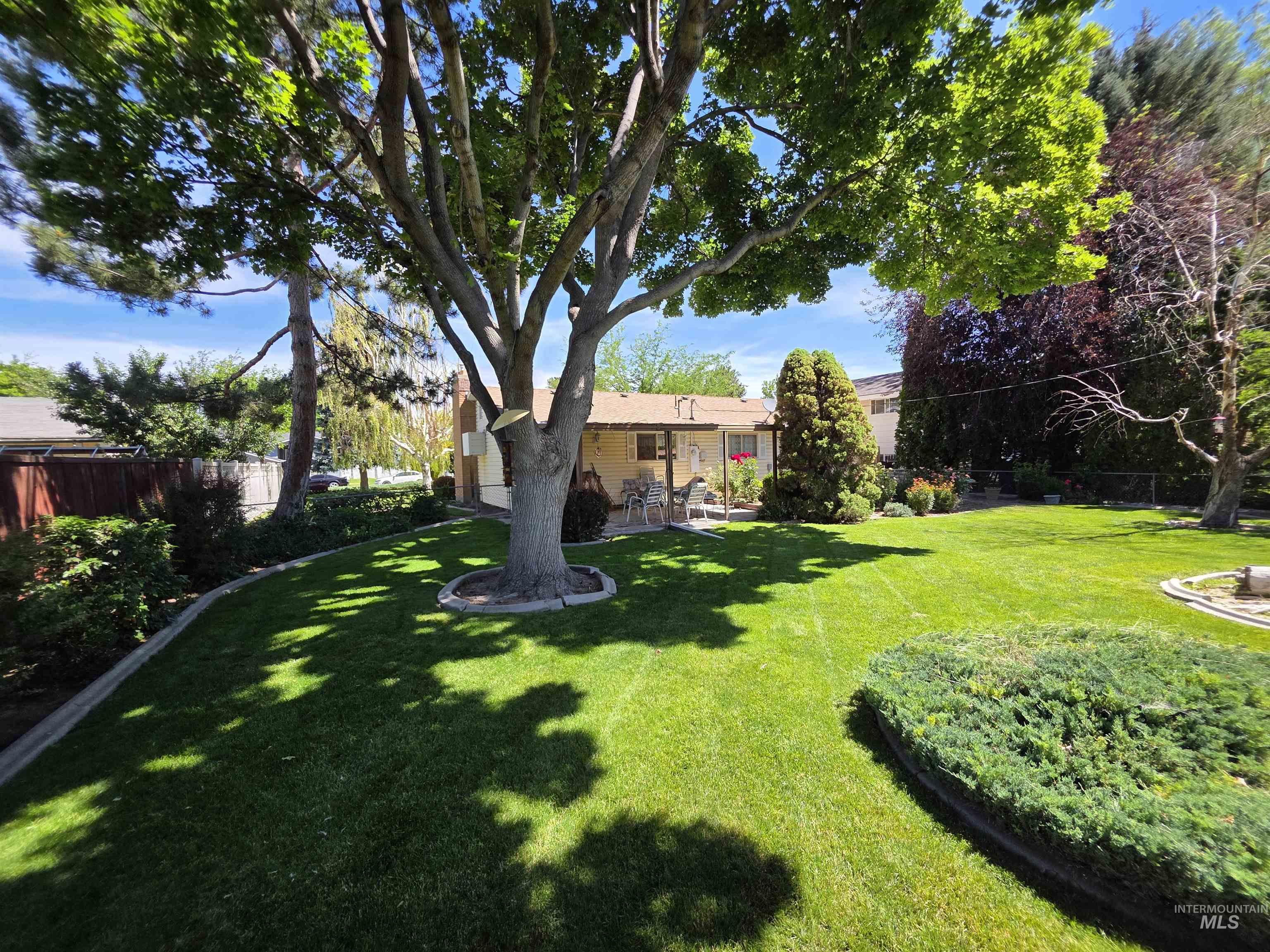 447 Crestview Dr., Twin Falls, Idaho 83301, 3 Bedrooms, 2 Bathrooms, Residential For Sale, Price $324,999,MLS 98990819