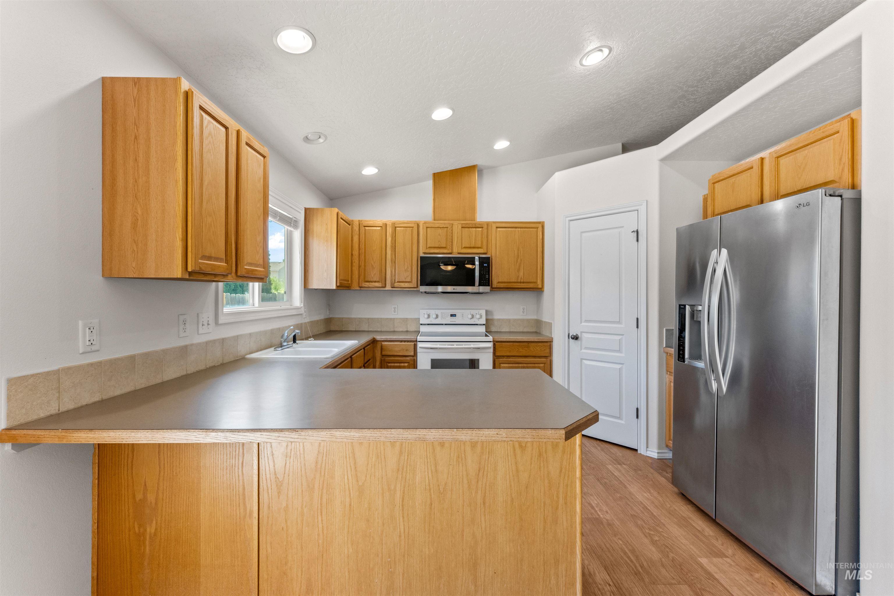 6419 E Crestley, Nampa, Idaho 83687-4117, 3 Bedrooms, 2 Bathrooms, Residential For Sale, Price $399,000,MLS 98990820