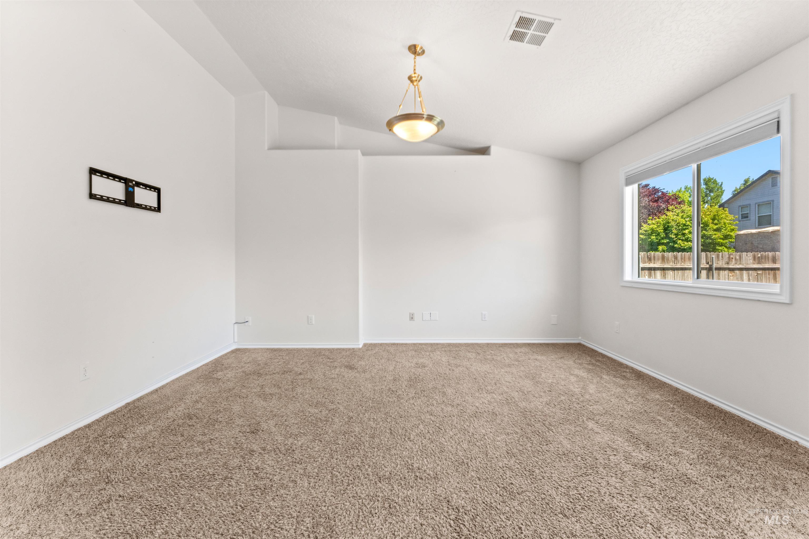 6419 E Crestley, Nampa, Idaho 83687-4117, 3 Bedrooms, 2 Bathrooms, Residential For Sale, Price $399,000,MLS 98990820