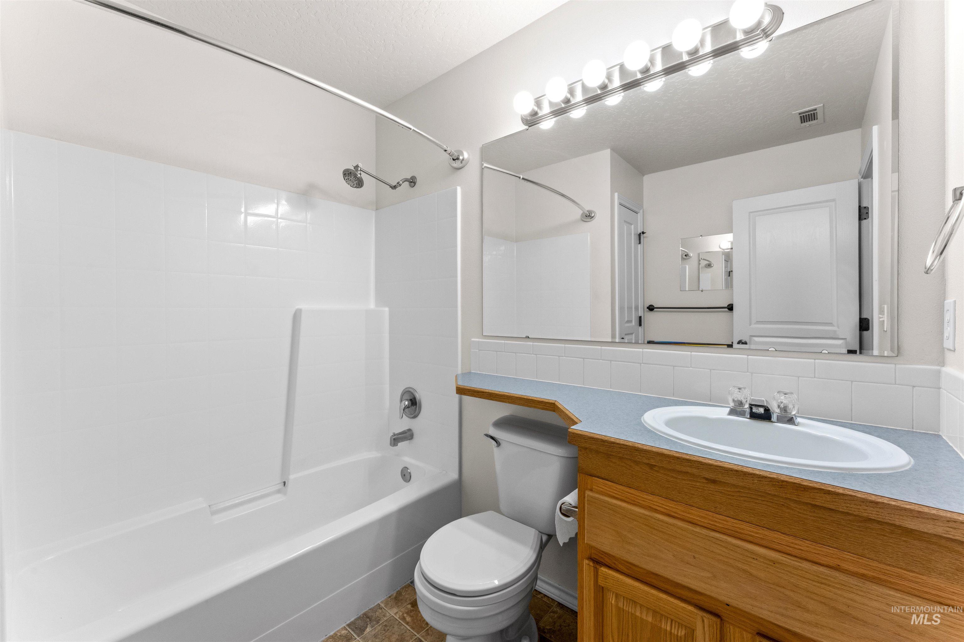 6419 E Crestley, Nampa, Idaho 83687-4117, 3 Bedrooms, 2 Bathrooms, Residential For Sale, Price $399,000,MLS 98990820