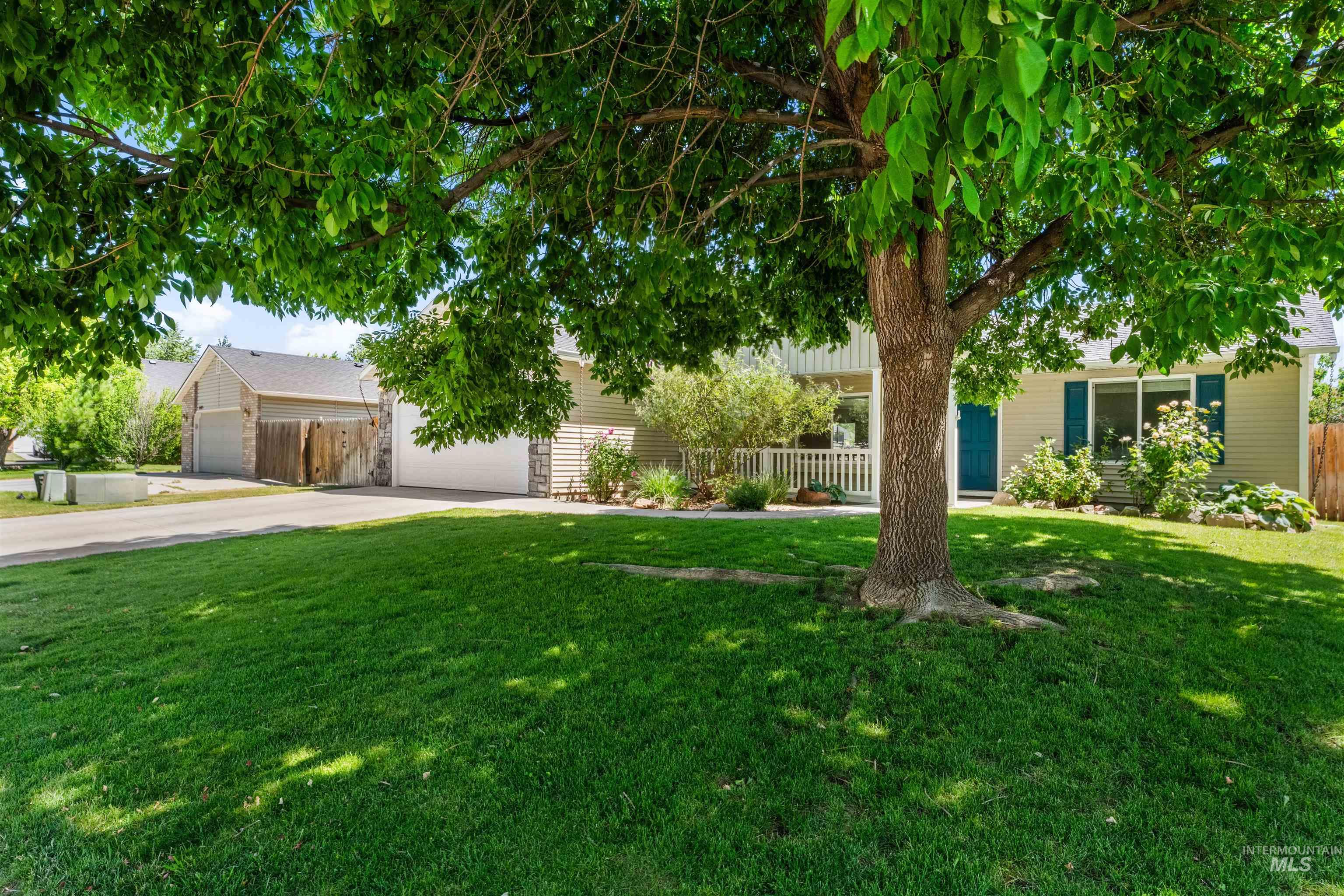 6419 E Crestley, Nampa, Idaho 83687-4117, 3 Bedrooms, 2 Bathrooms, Residential For Sale, Price $399,000,MLS 98990820