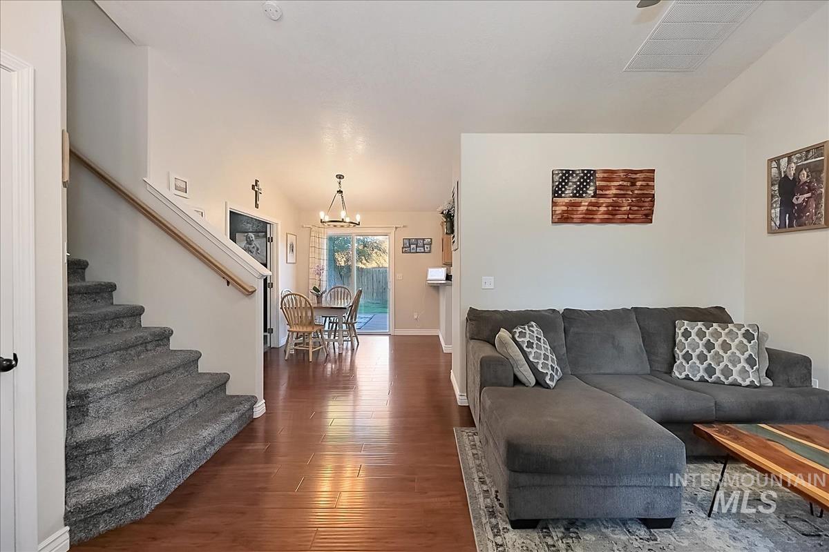 913 S Lily Court, Nampa, Idaho 83686-7062, 3 Bedrooms, 2.5 Bathrooms, Residential For Sale, Price $400,000,MLS 98990822