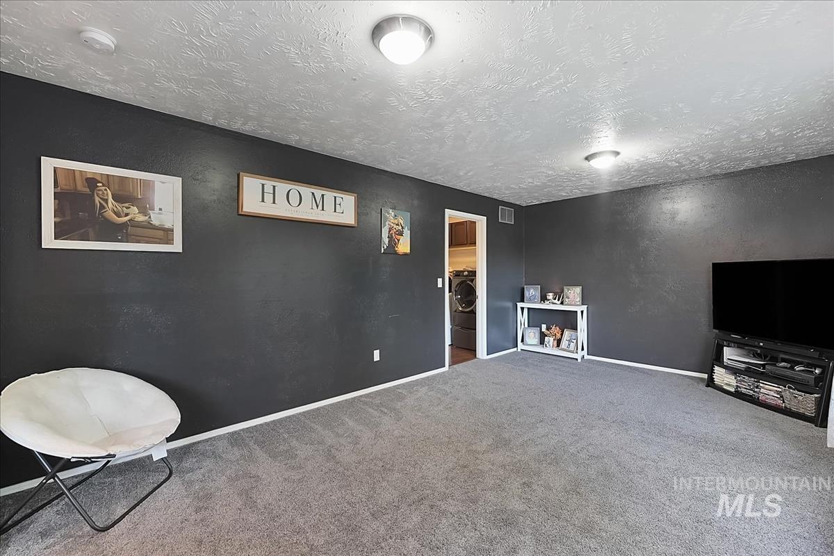 913 S Lily Court, Nampa, Idaho 83686-7062, 3 Bedrooms, 2.5 Bathrooms, Residential For Sale, Price $400,000,MLS 98990822