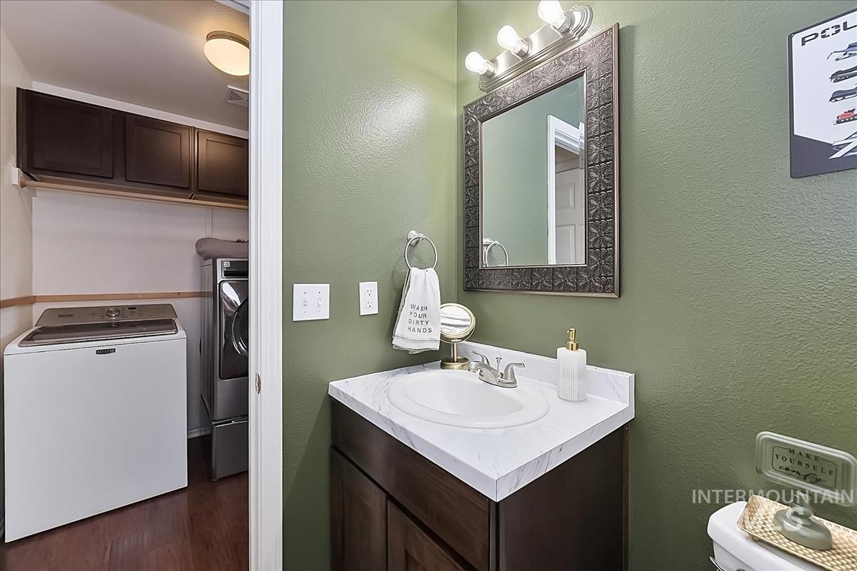 913 S Lily Court, Nampa, Idaho 83686-7062, 3 Bedrooms, 2.5 Bathrooms, Residential For Sale, Price $400,000,MLS 98990822