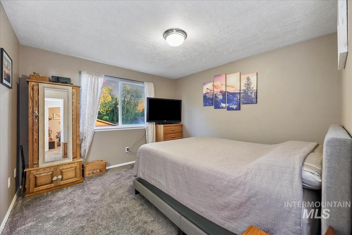 913 S Lily Court, Nampa, Idaho 83686-7062, 3 Bedrooms, 2.5 Bathrooms, Residential For Sale, Price $400,000,MLS 98990822