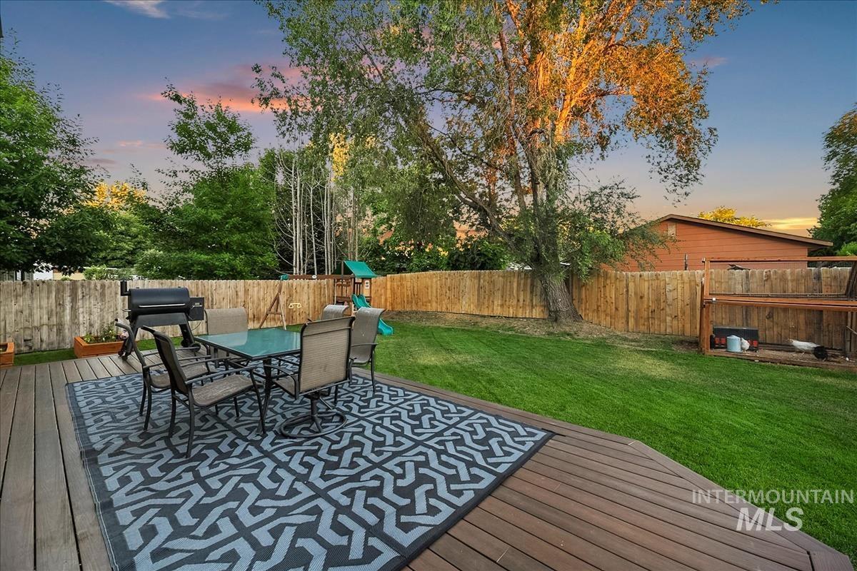 913 S Lily Court, Nampa, Idaho 83686-7062, 3 Bedrooms, 2.5 Bathrooms, Residential For Sale, Price $400,000,MLS 98990822